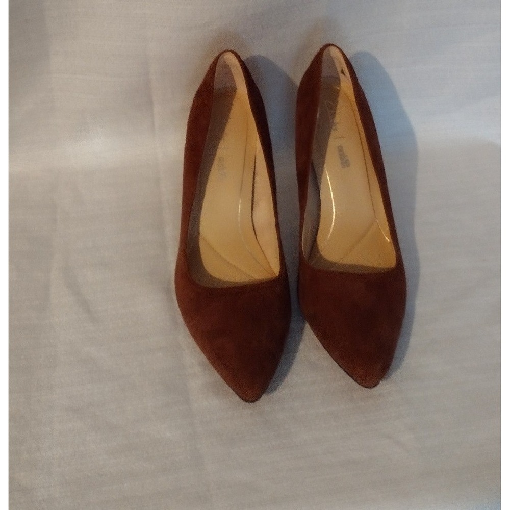 Clarks Women's Heels – Size 8.5 – Tan/Brown Suede
